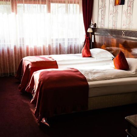 Daily Plaza Hotel Szucsáva Kültér fotó
